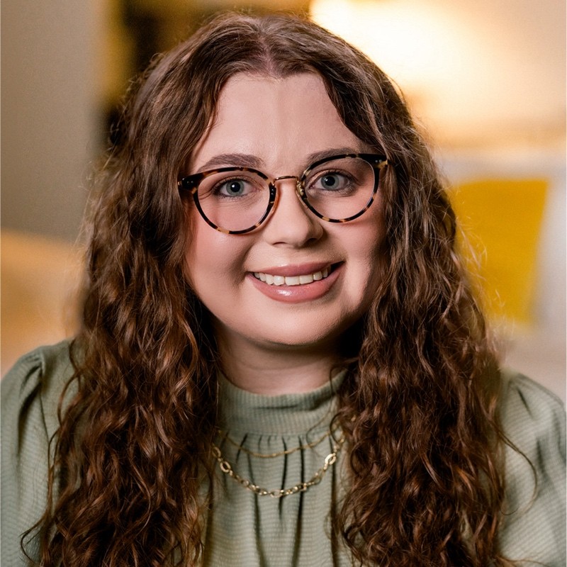 Savannah Tarbet Headshot